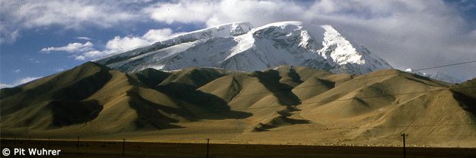 Muztagata, Vater der Eisberge, im Pamir-Gebirge (China). Aufnahme 1995.