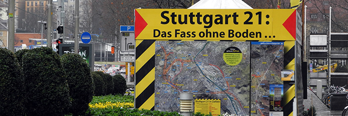 Protestplakat beim Hauptbahnhof (im Jahr 2010)